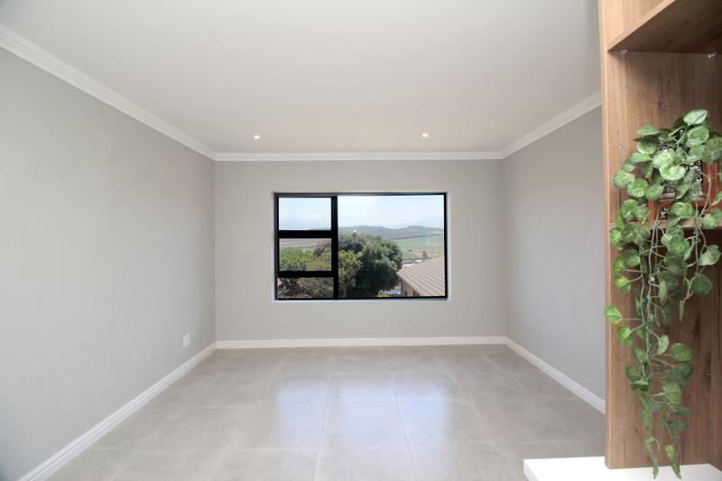 3 Bedroom Property for Sale in Fraaiuitsig Western Cape